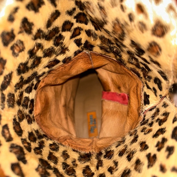 Miz Mooz Vintage red leather booties with 3” heel - Picture 6 of 10